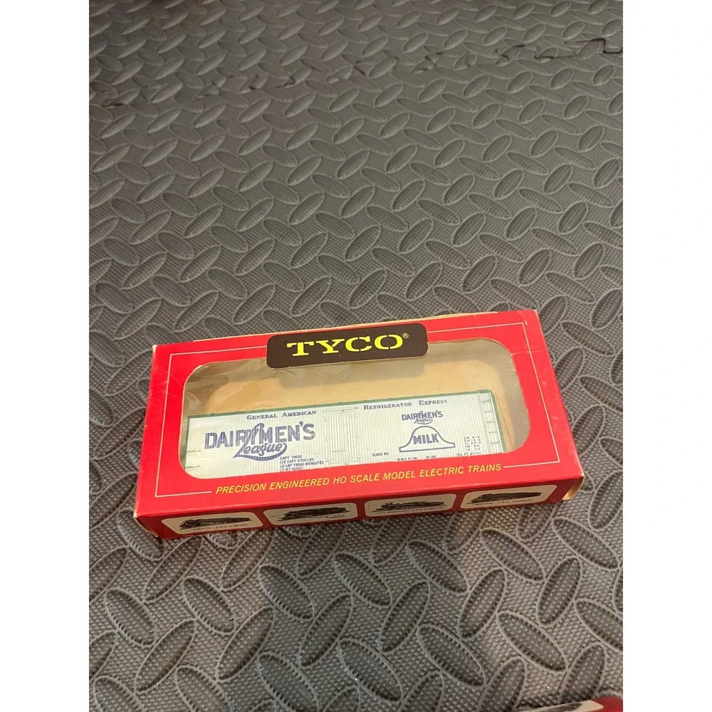 Partial Tyco HO Scale Model Train Set Part Scale Multicolor Vintage Santa Fe Lot
